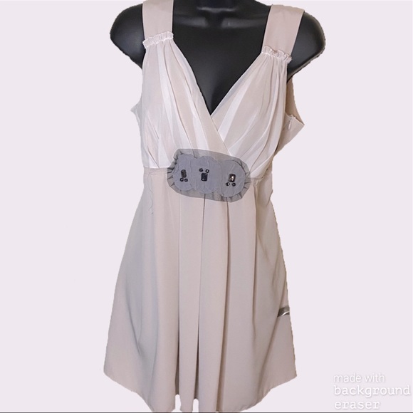 Simply Vera Vera Wang Tops - Simply Vera Wang cream umpire silky top with decor